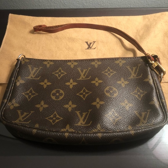 Louis Vuitton monogram Authentic Pouchette - Picture 1 of 8